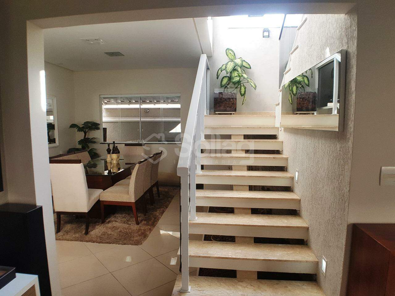 Casa em condomínio à venda no Condomínio Jardim das Palmeiras: 