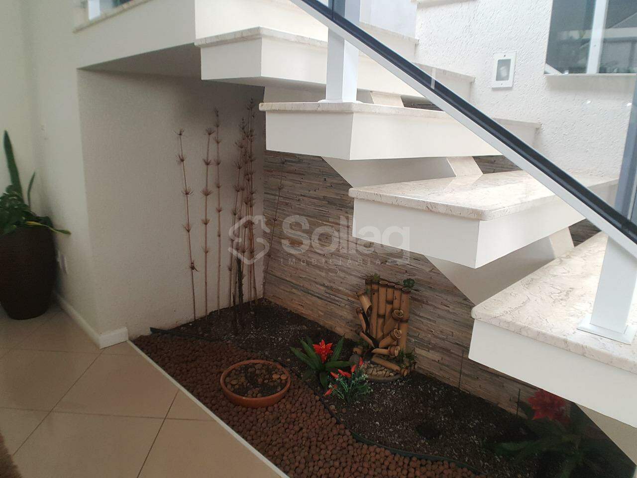 Casa em condomínio à venda no Condomínio Jardim das Palmeiras: 