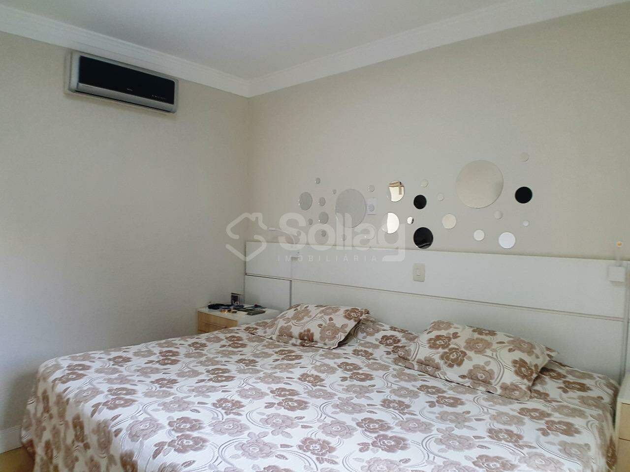 Casa em condomínio à venda no Condomínio Jardim das Palmeiras: 