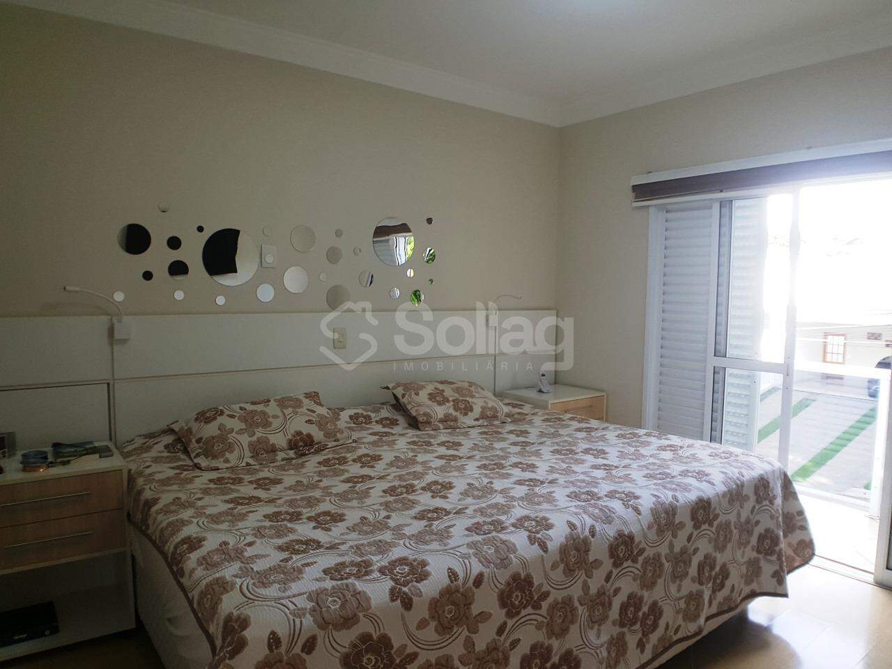 Casa em condomínio à venda no Condomínio Jardim das Palmeiras: 