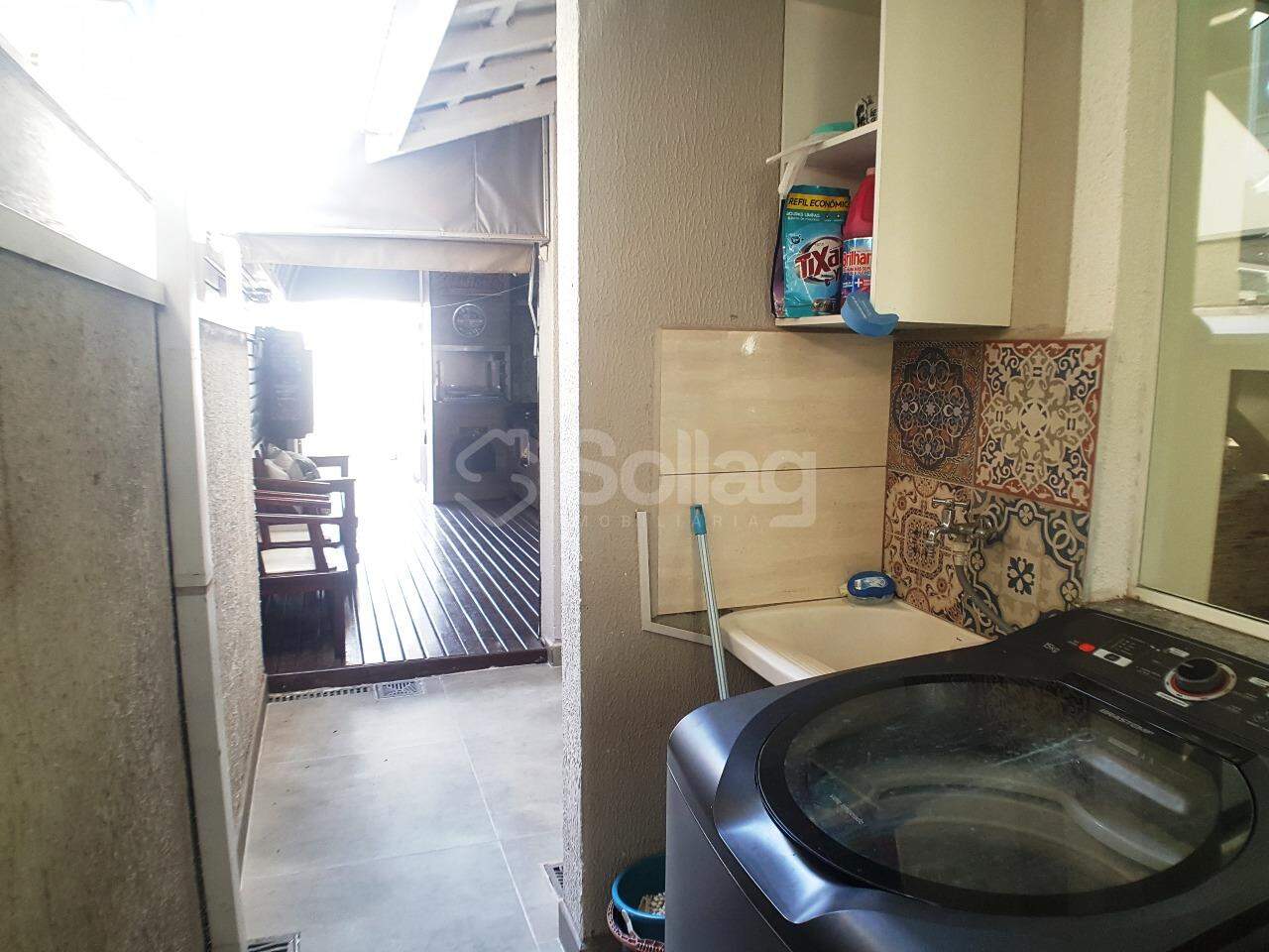 Casa em condomínio à venda no Condomínio Jardim das Palmeiras: 