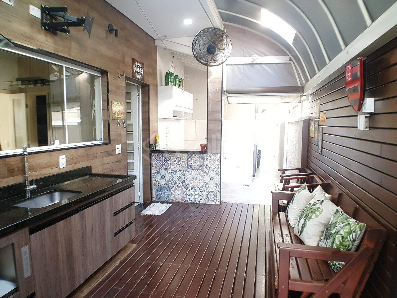 Casa em condomínio à venda no Condomínio Jardim das Palmeiras: 