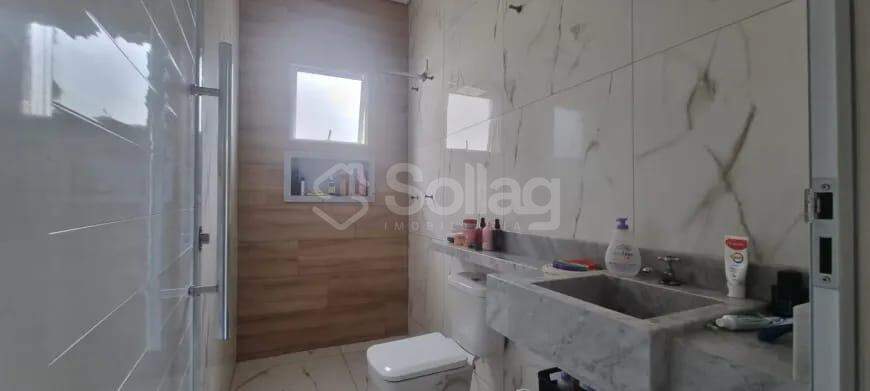 Casa em condomínio à venda no Condomínio Villa D Oro: 