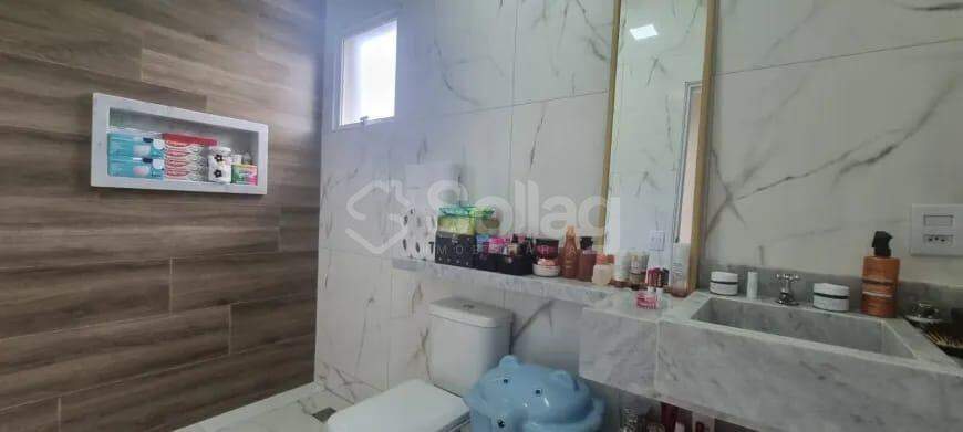Casa em condomínio à venda no Condomínio Villa D Oro: 