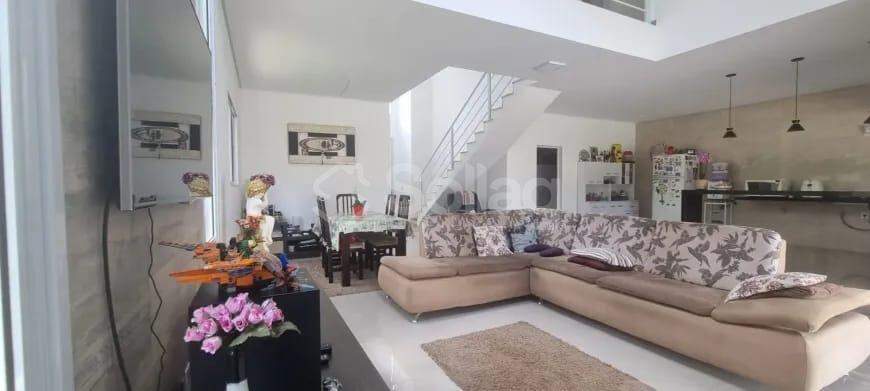 Casa em condomínio à venda no Condomínio Villa D Oro: 