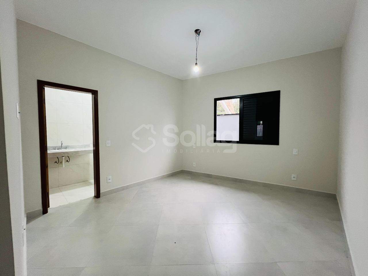 Casa à venda no Pinheirinho: 