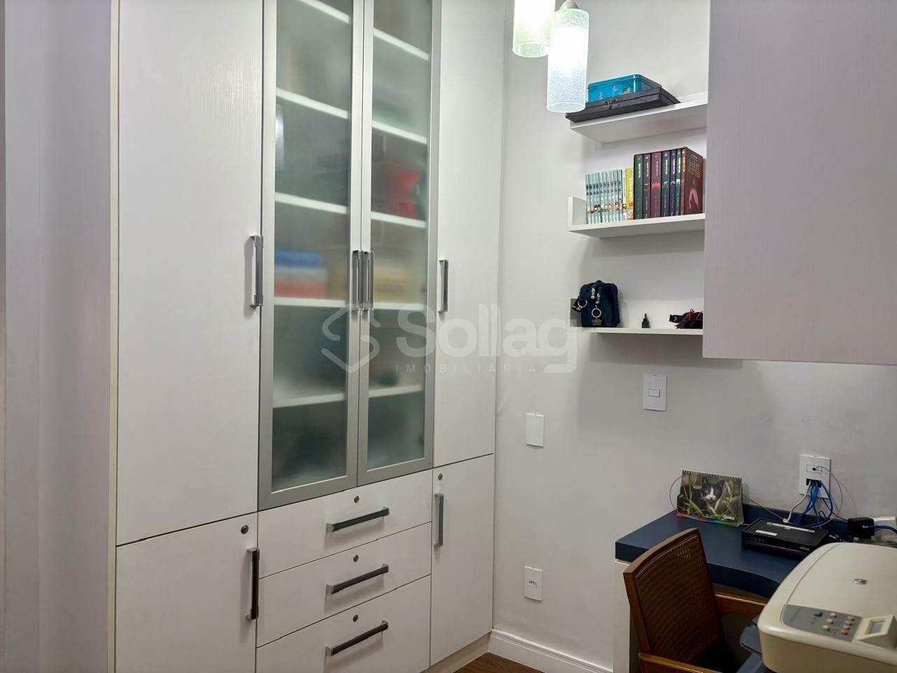 Casa em condomínio à venda no Pinheirinho: 