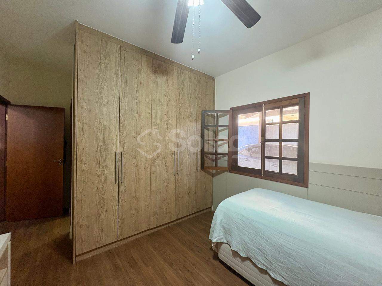 Casa em condomínio à venda no Pinheirinho: 