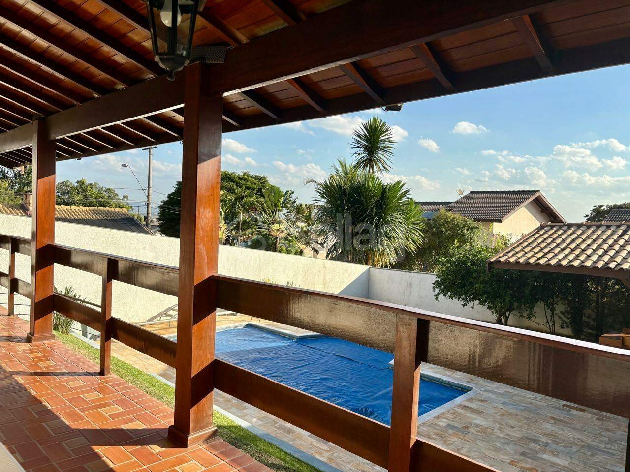 Casa em condomínio à venda no Pinheirinho:
