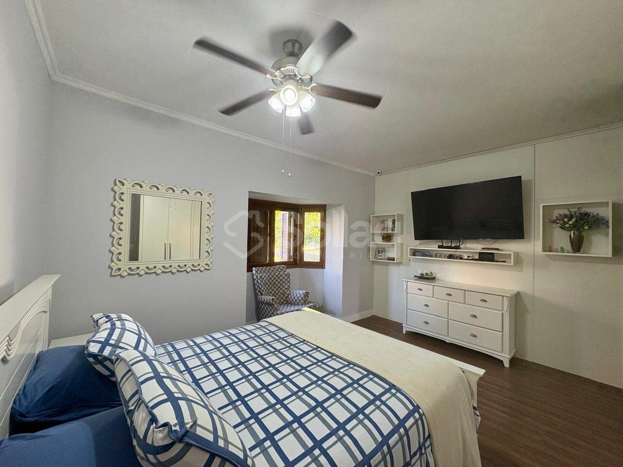 Casa em condomínio à venda no Pinheirinho: 