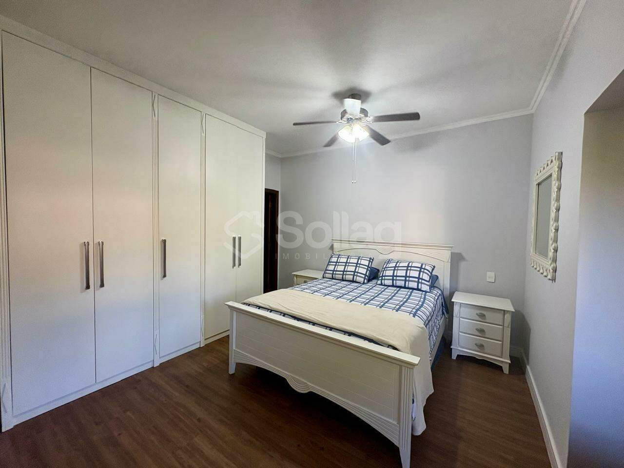Casa em condomínio à venda no Pinheirinho: 