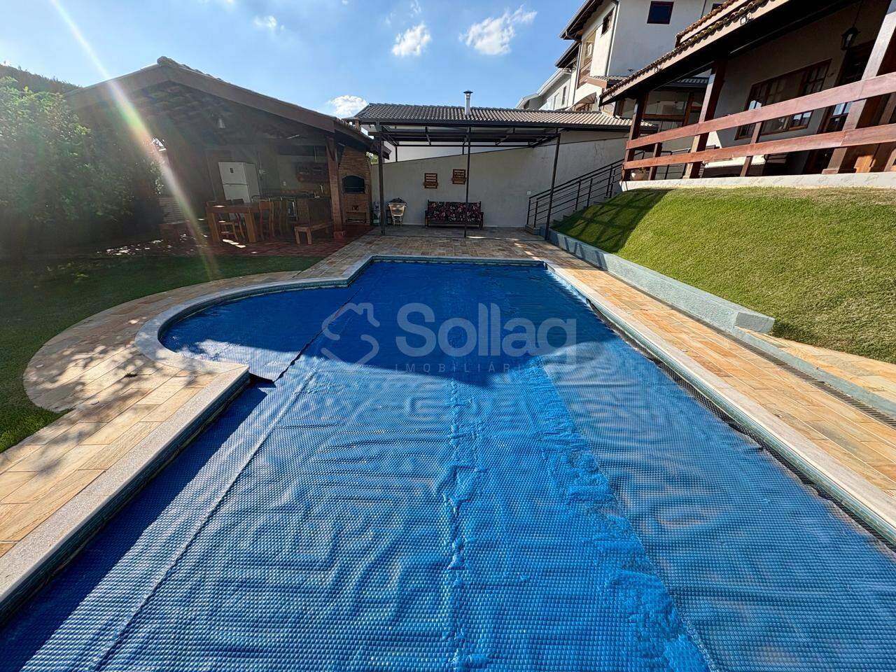 Casa em condomínio à venda no Pinheirinho: 