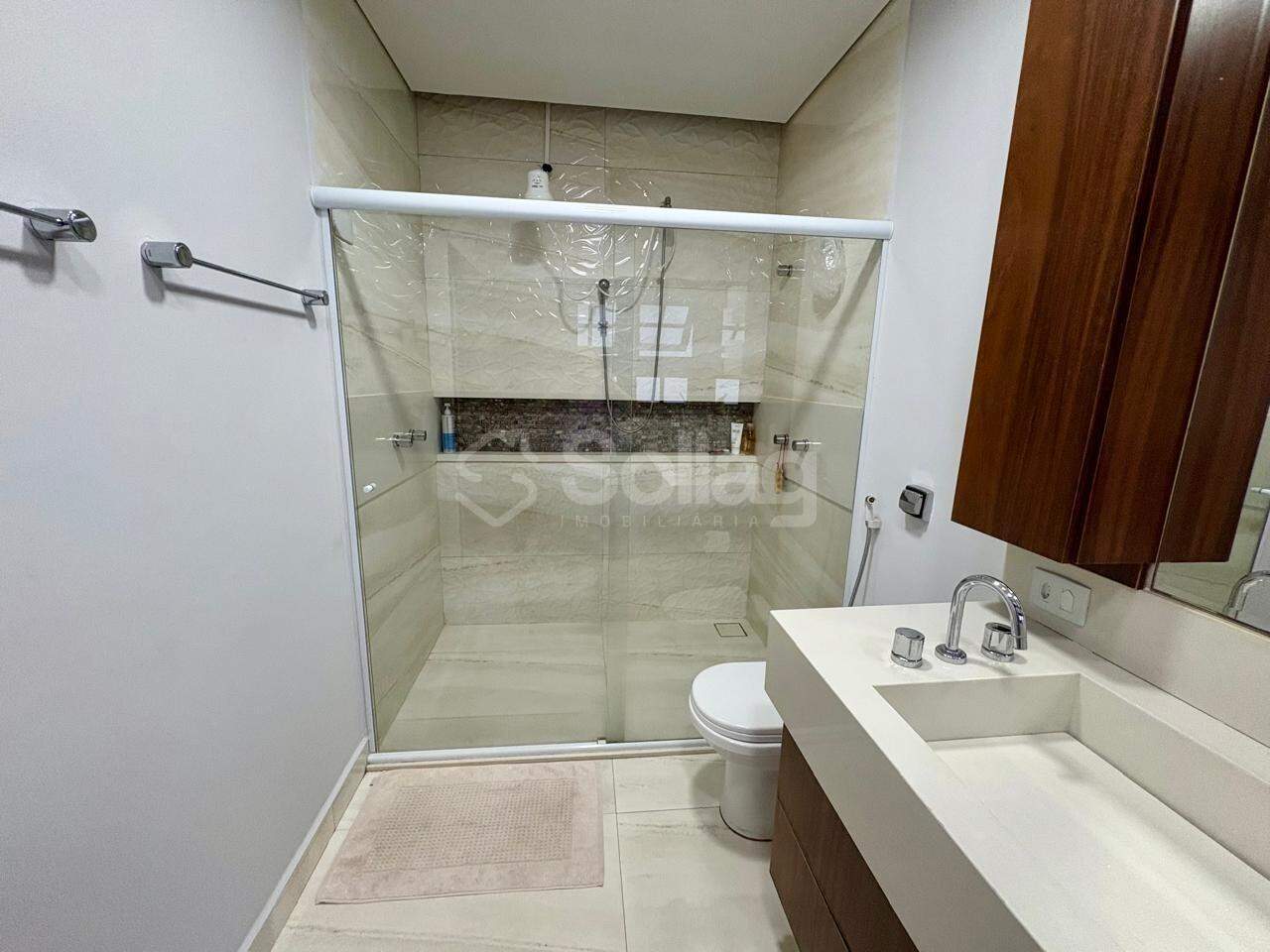 Casa em condomínio à venda no Pinheirinho: 