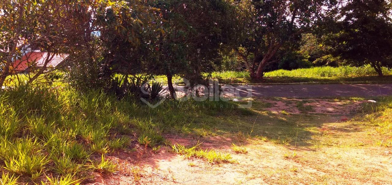 Terreno em condomínio à venda no Condomínio Vale da Santa Fé: 