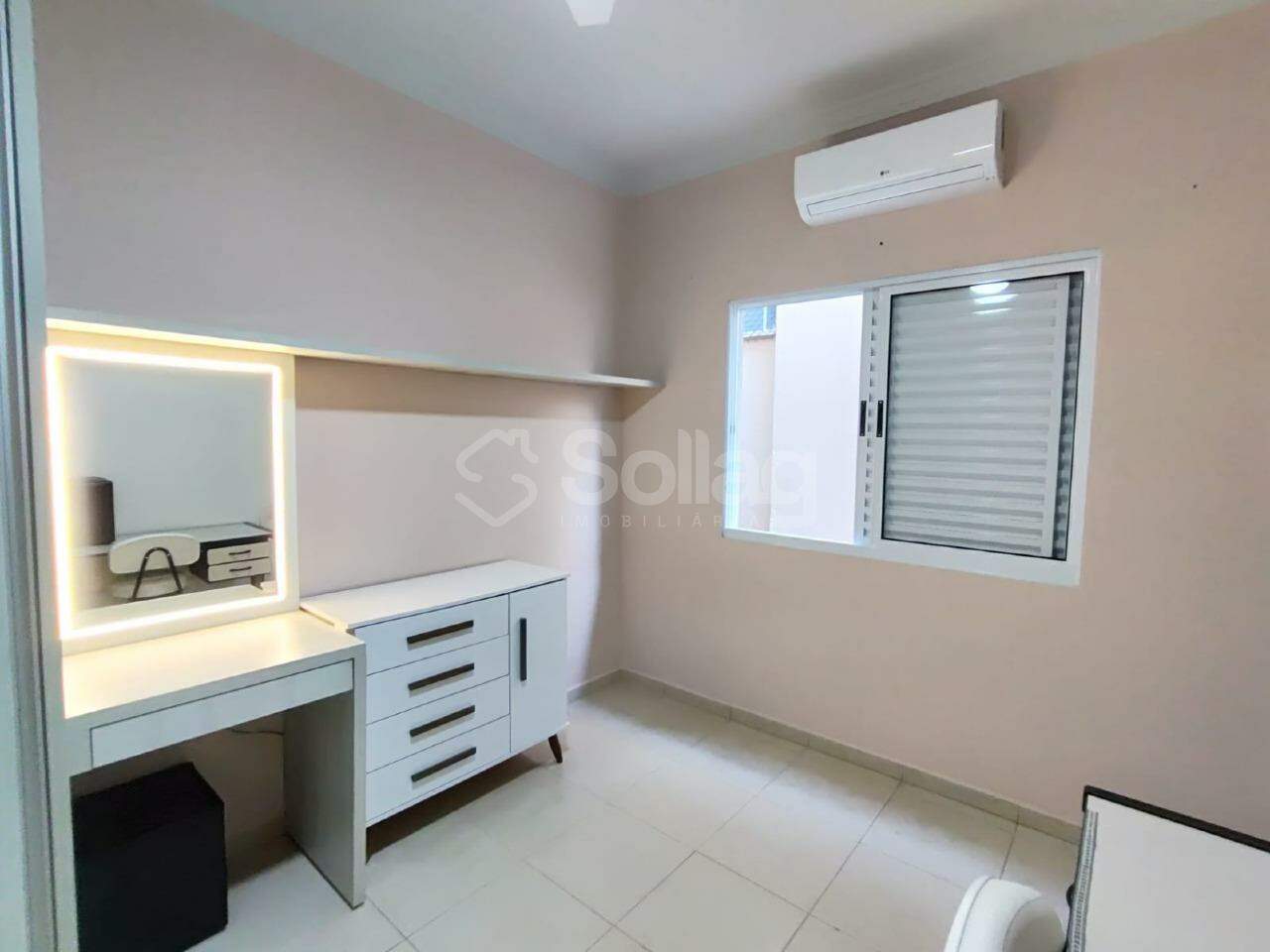 Casa em condomínio para aluguel no Bosque: 