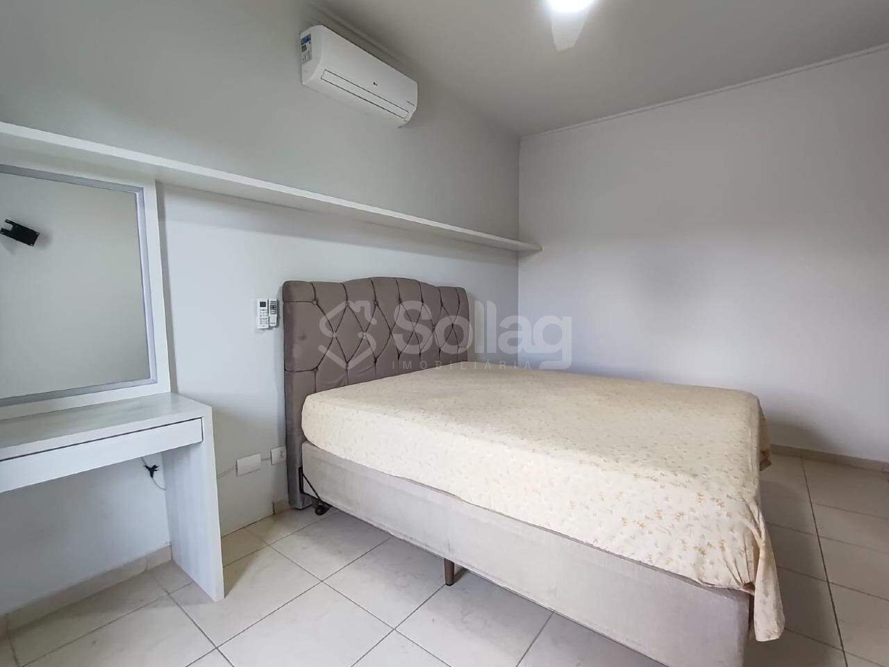 Casa em condomínio para aluguel no Bosque: 