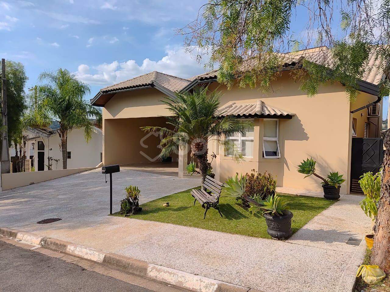 Casa em condomínio para aluguel no Bosque: 