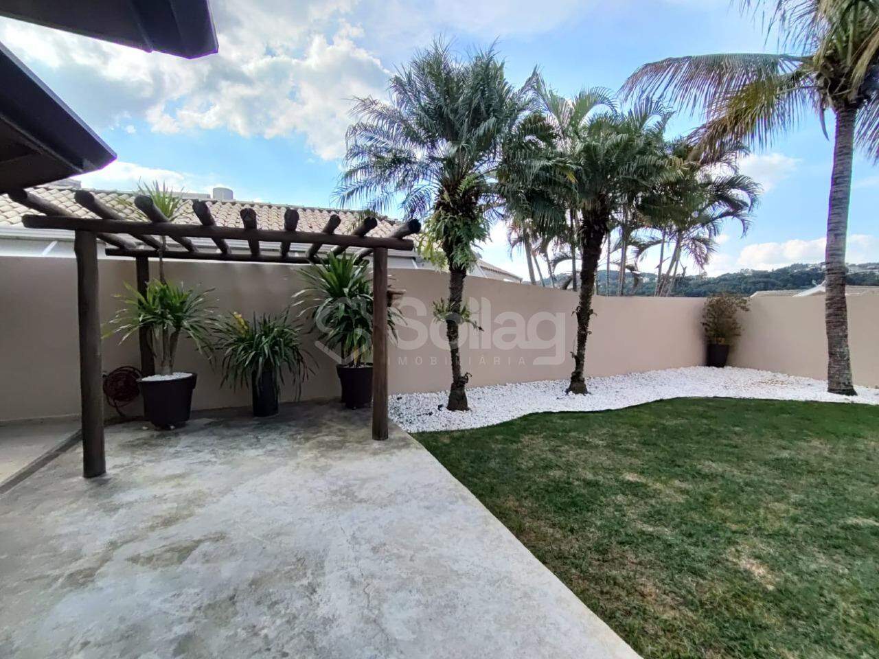 Casa em condomínio para aluguel no Bosque: 