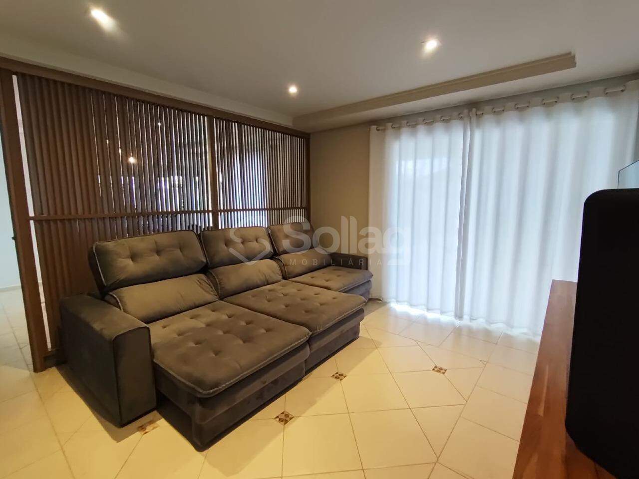 Casa em condomínio para aluguel no Bosque: 