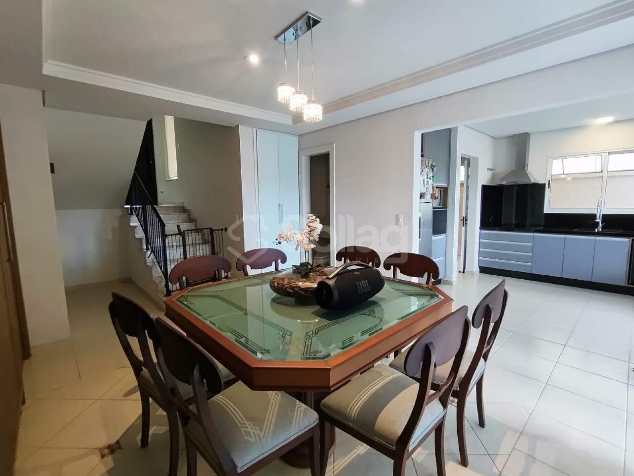 Casa em condomínio para aluguel no Bosque: 