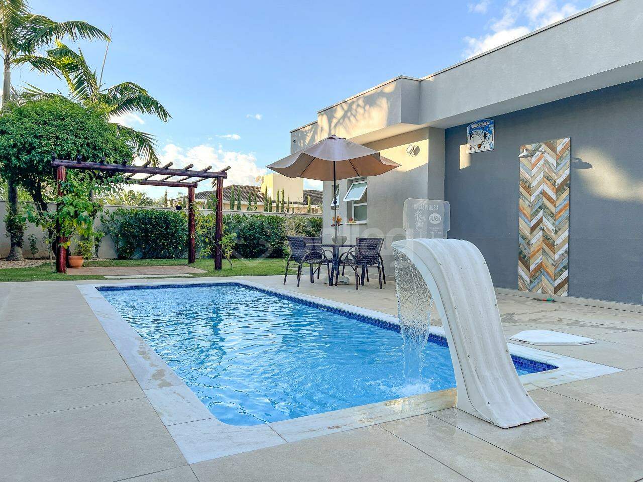 Casa em condomínio à venda no Condomínio Reserva dos Vinhedos: 