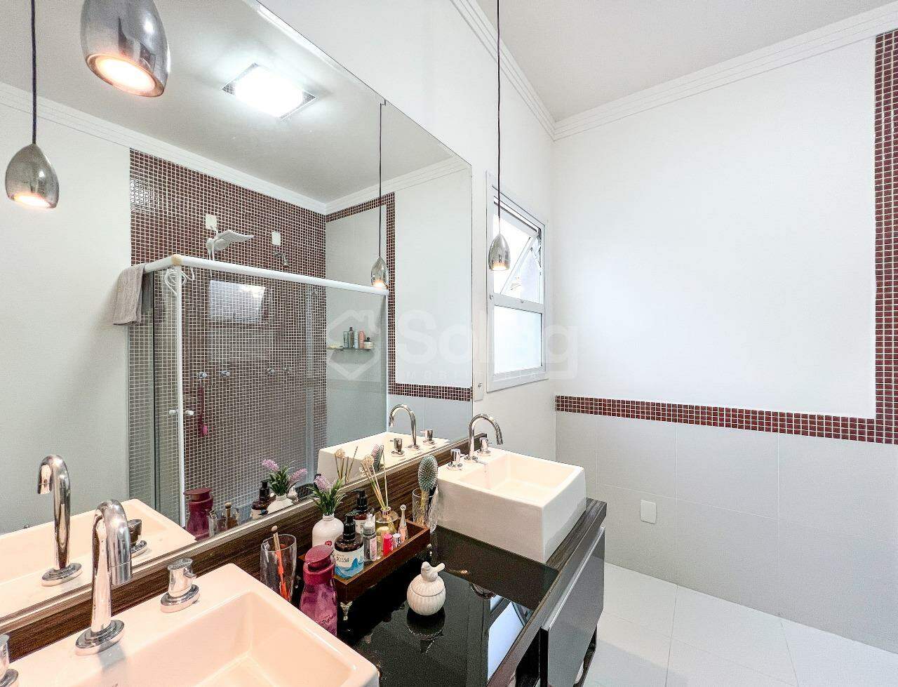 Casa em condomínio à venda no Condomínio Reserva dos Vinhedos: 