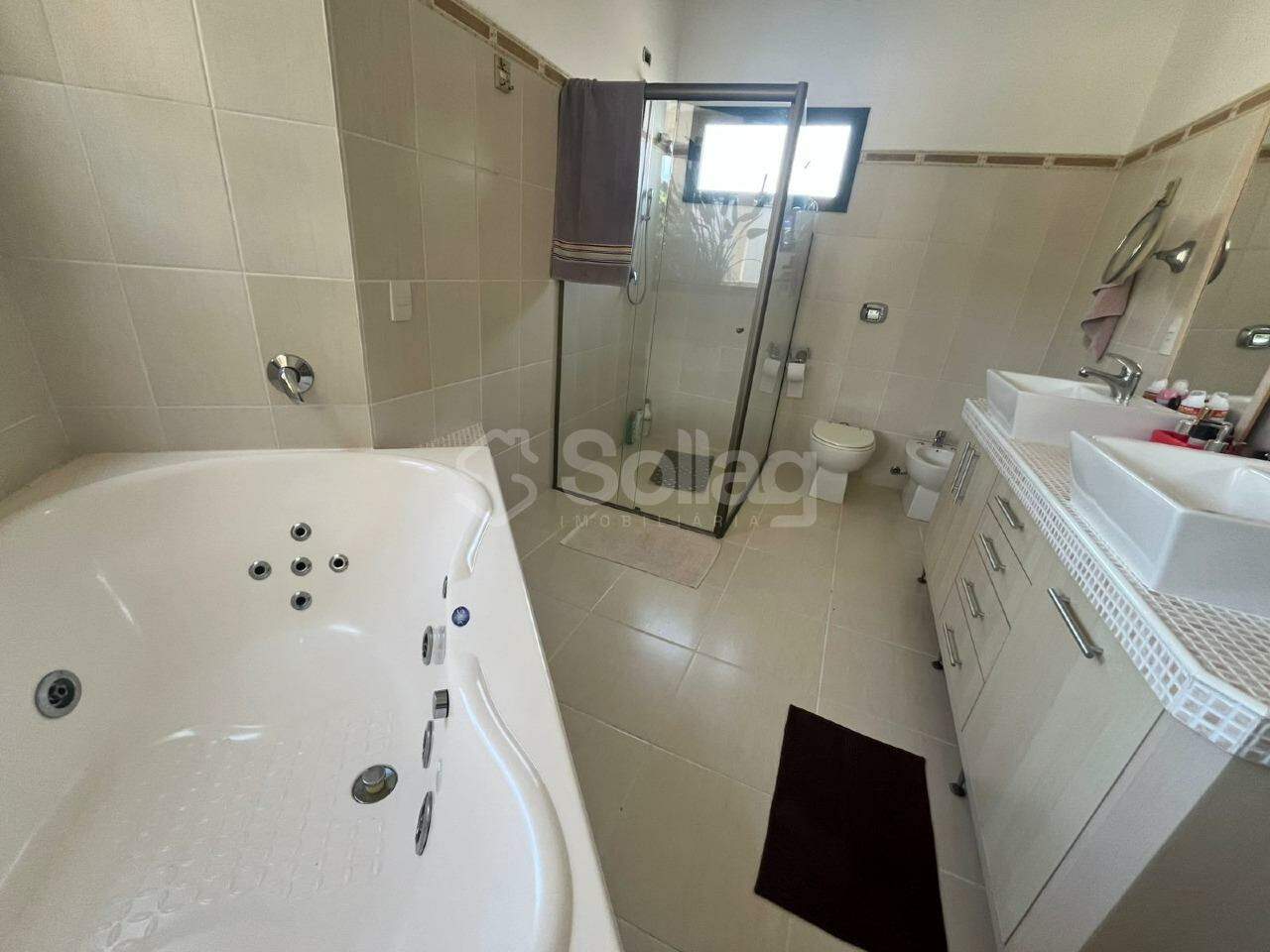 Casa em condomínio para aluguel no Bosque: 