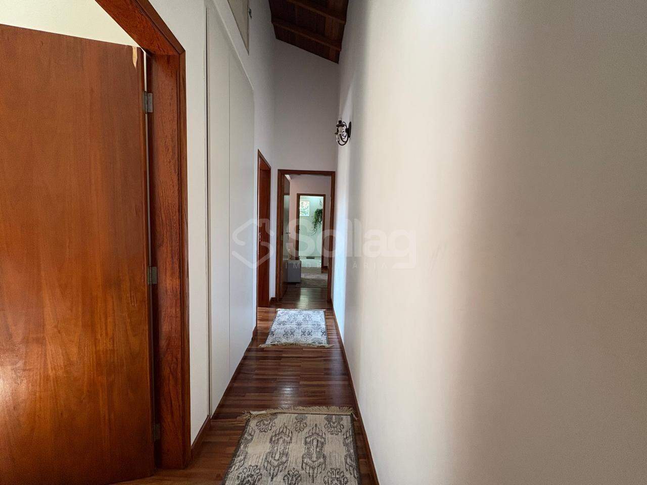Casa em condomínio à venda no Condomínio Vale da Santa Fé: