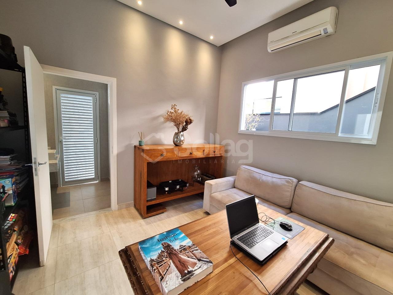 Casa em condomínio para aluguel no Condomínio Reserva Santa Isabel I: Escritório