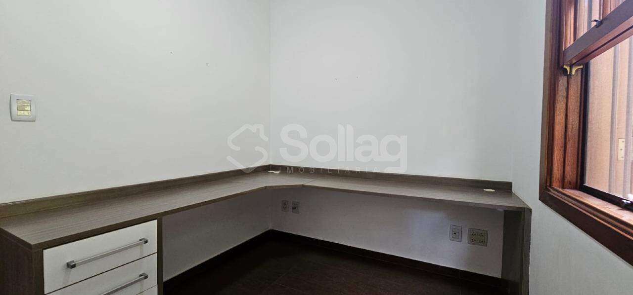 Casa em condomínio à venda no Condomínio Recanto Florido: 