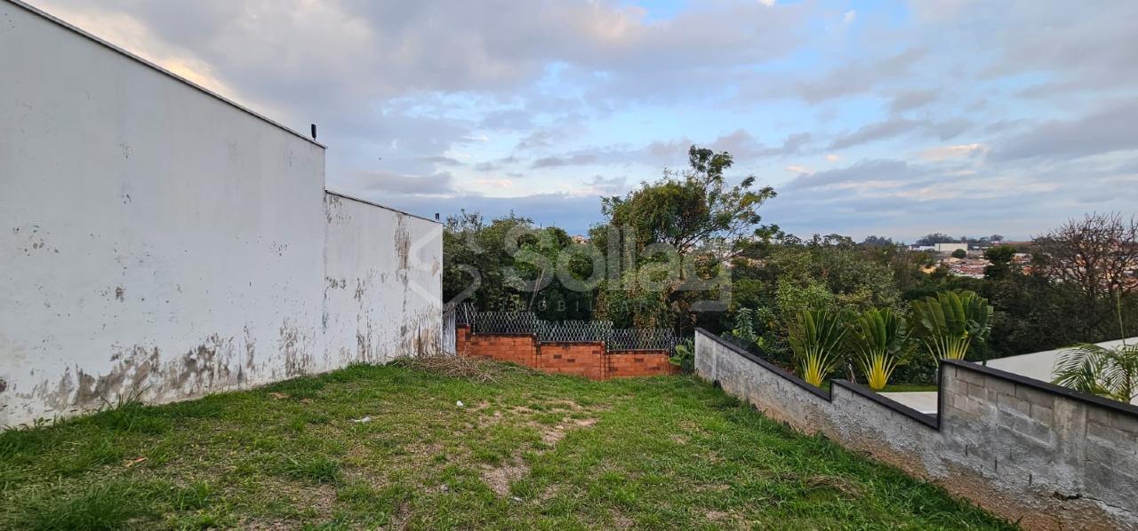 Terreno em condomínio à venda no Condomínio Bosque dos Cambarás: 
