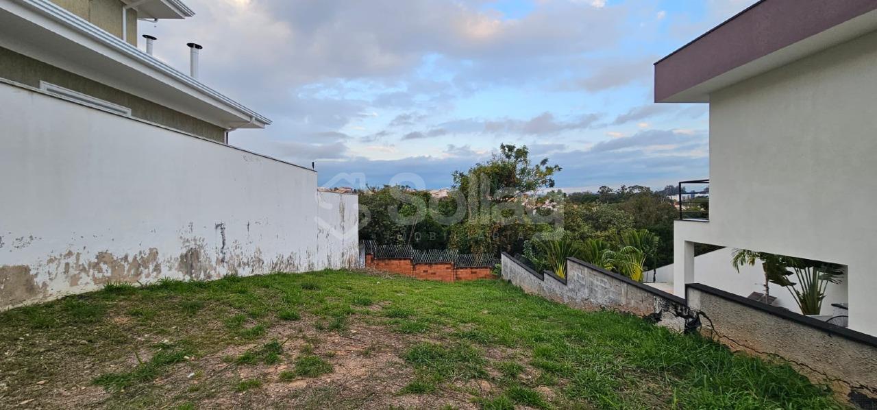 Terreno em condomínio à venda no Condomínio Bosque dos Cambarás: 