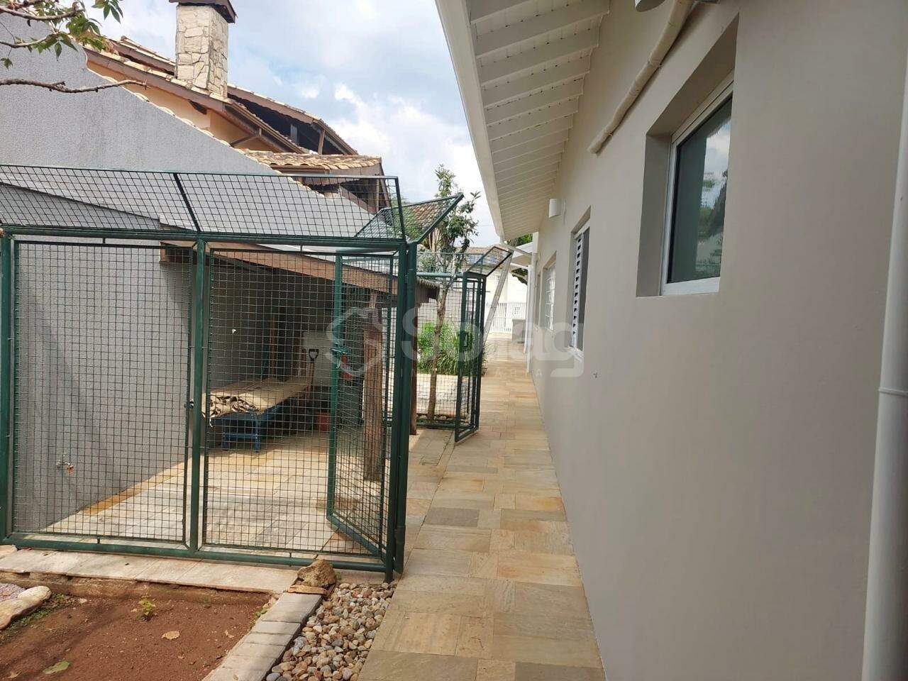 Casa em condomínio à venda no Marambaia: