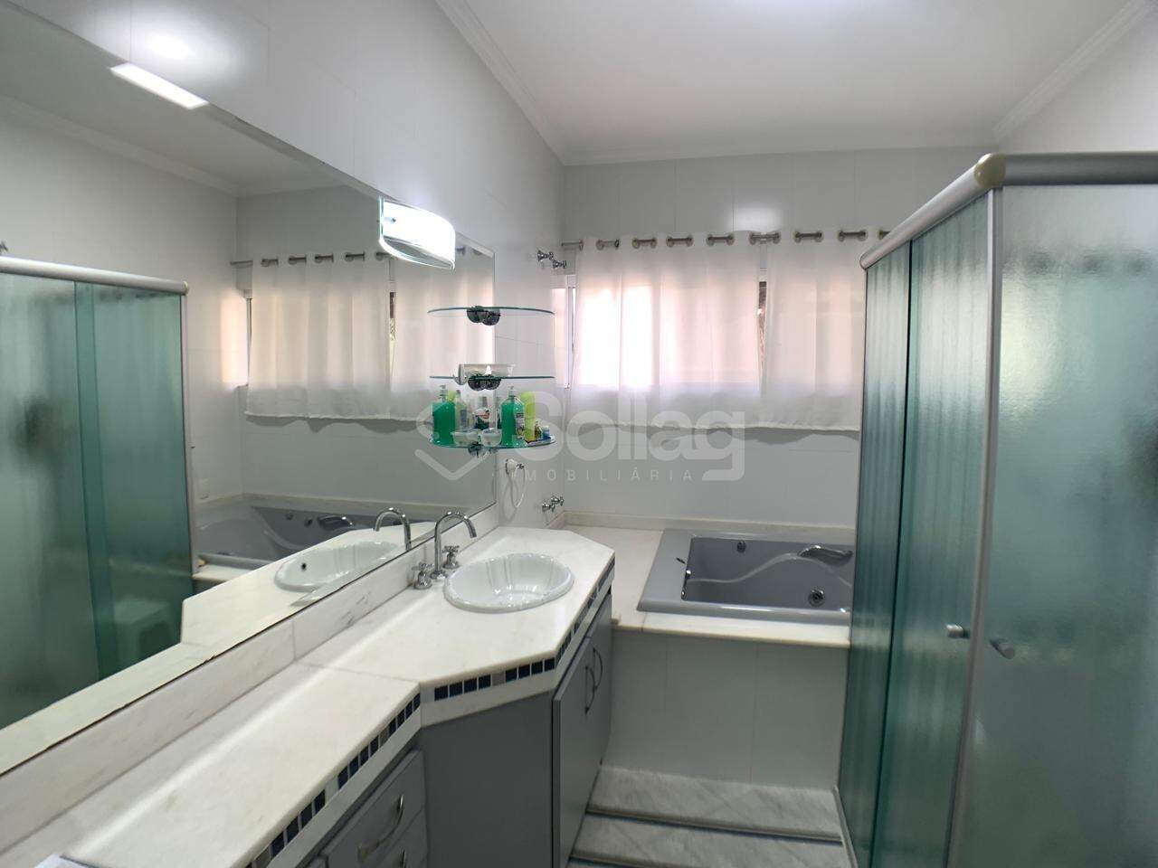 Casa em condomínio à venda no Marambaia: