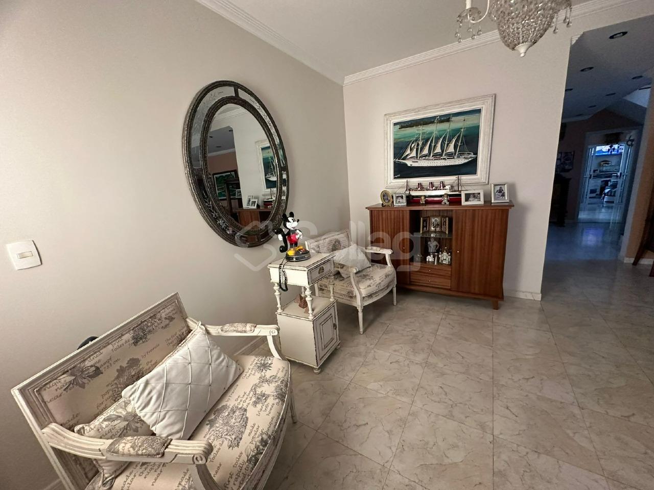 Casa em condomínio à venda no Condomínio Alpes de Vinhedo: 