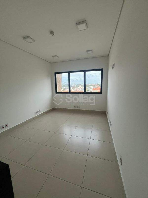 Sala para aluguel no Santa Rosa: