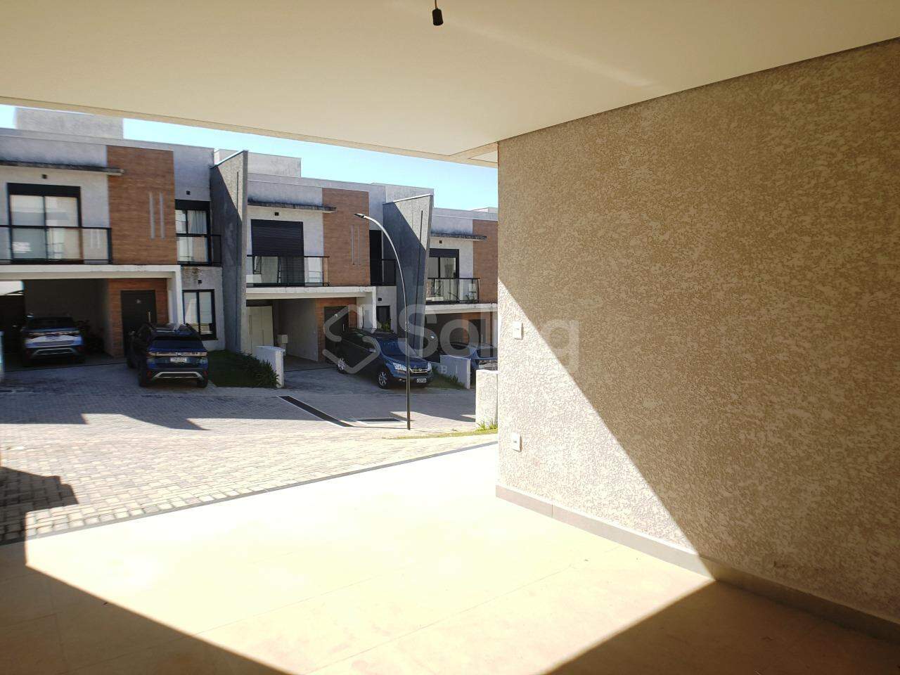 Casa em condomínio à venda no Chácaras Silvania: