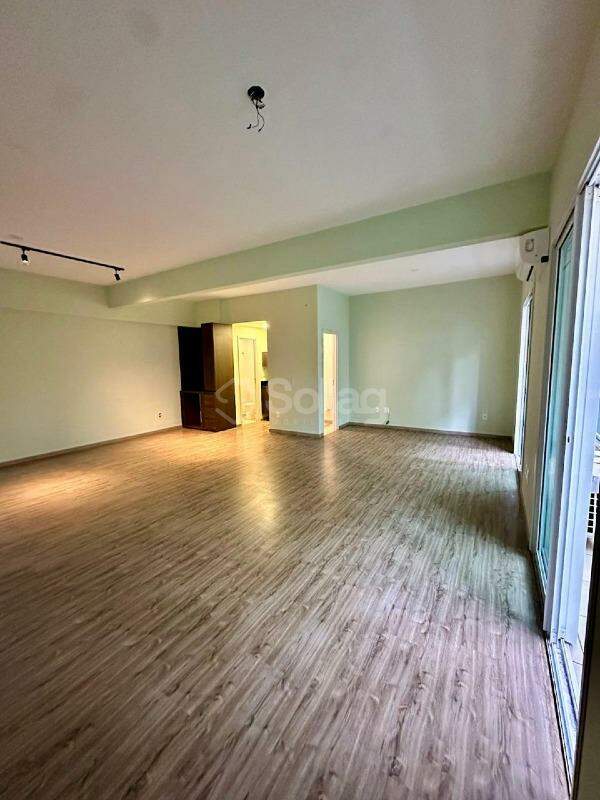 Sala à venda no Centro: 
