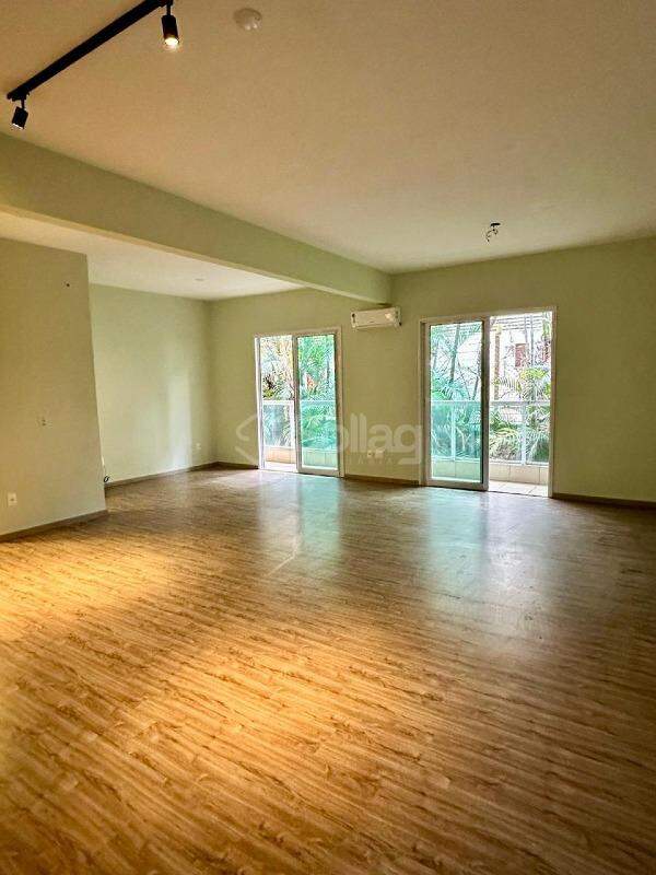 Sala à venda no Centro: 