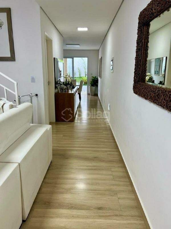 Casa em condomínio à venda no Vila Omizollo: