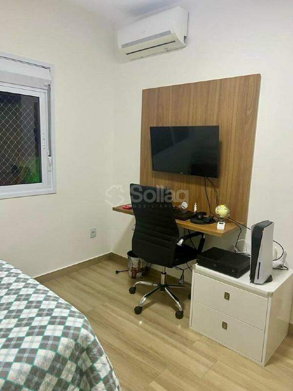Casa em condomínio à venda no Vila Omizollo: 