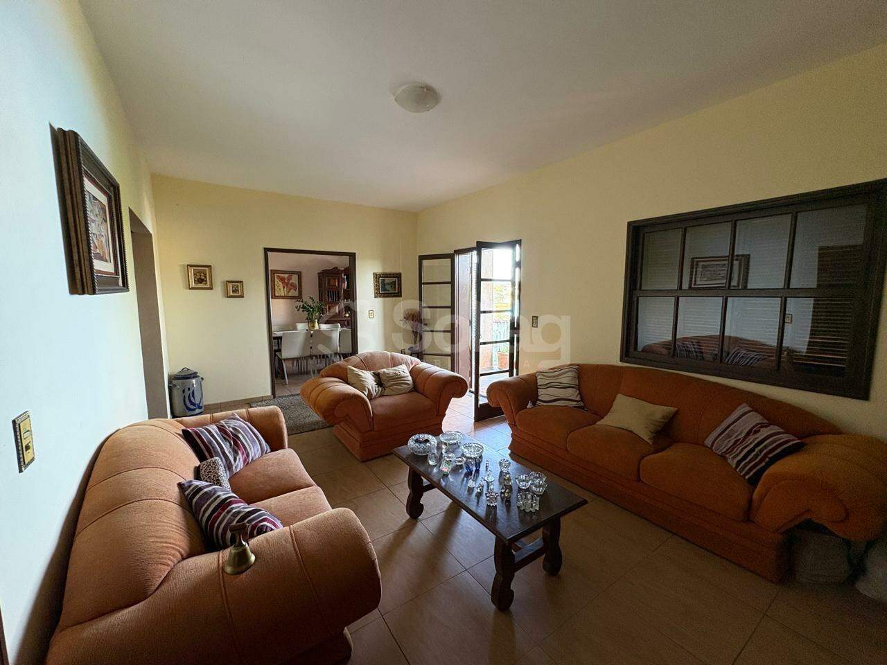 Casa à venda no Centro: 