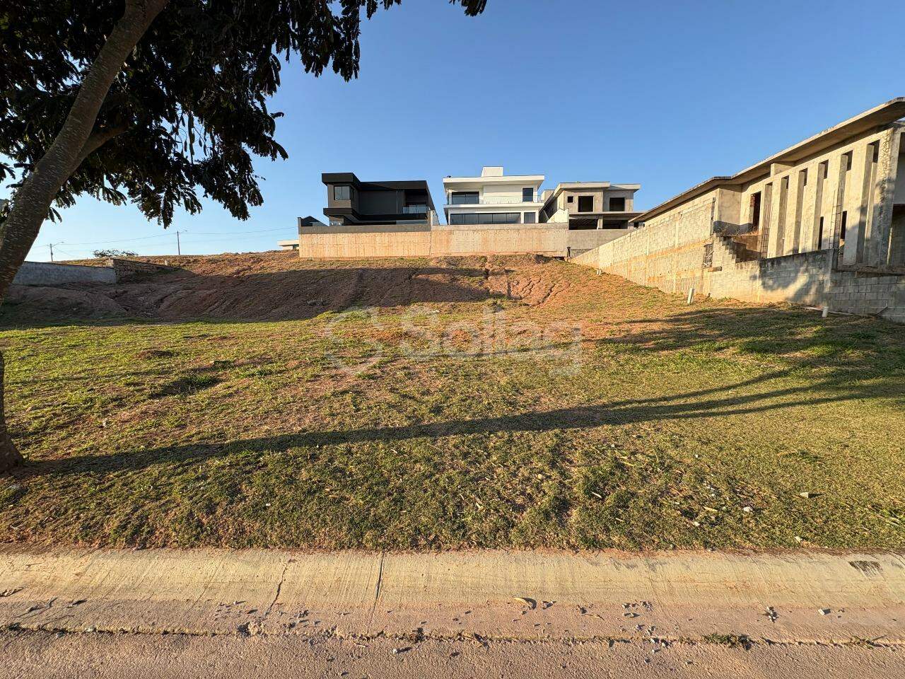 Terreno em condomínio à venda no Santa Isabel II: