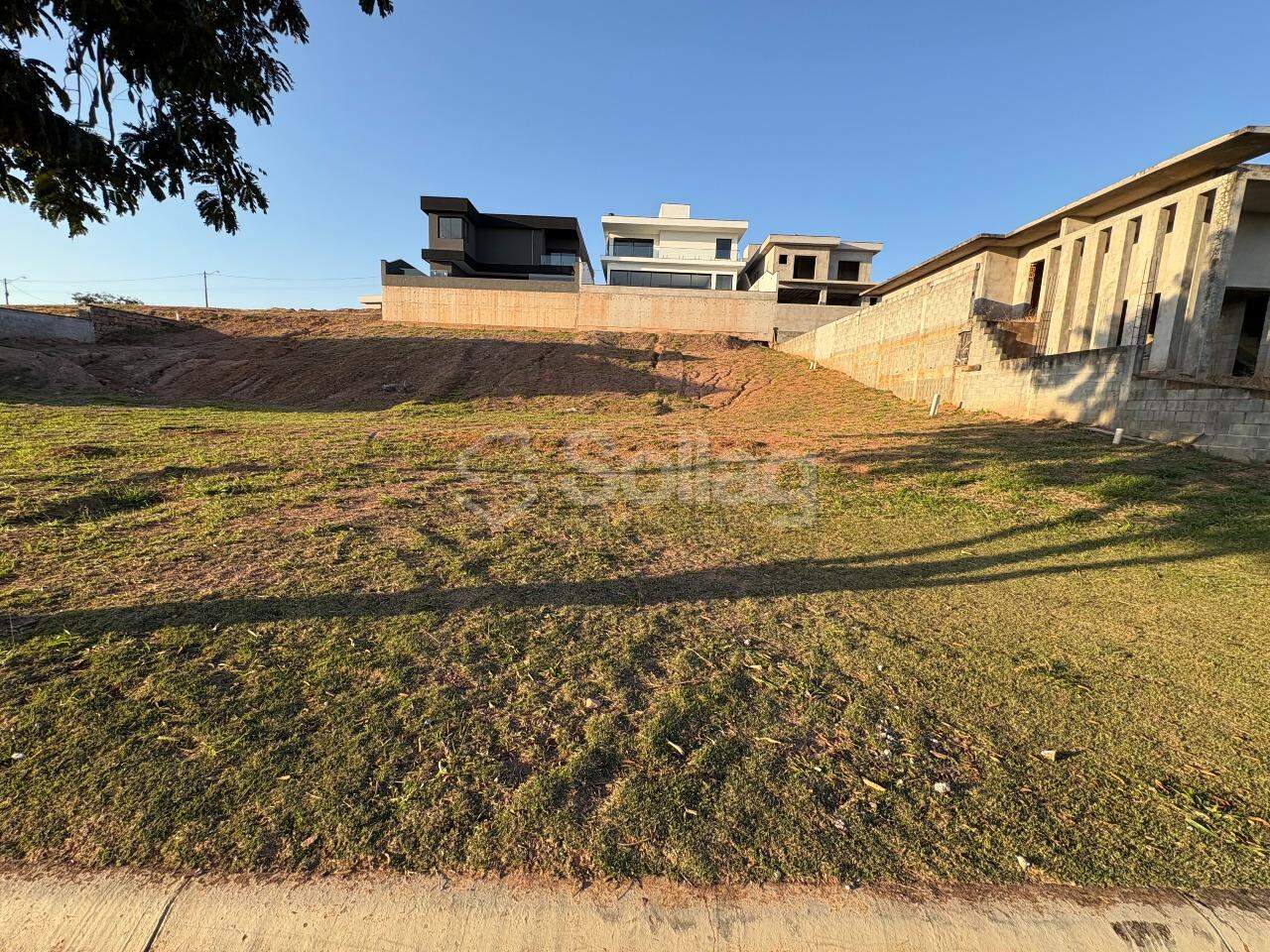 Terreno em condomínio à venda no Santa Isabel II: