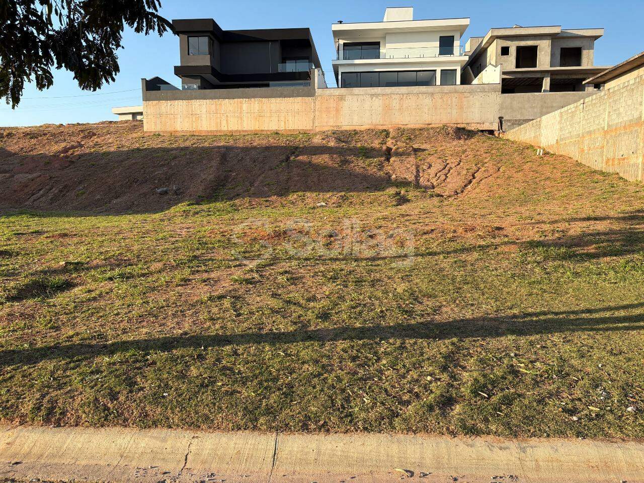 Terreno em condomínio à venda no Santa Isabel II: