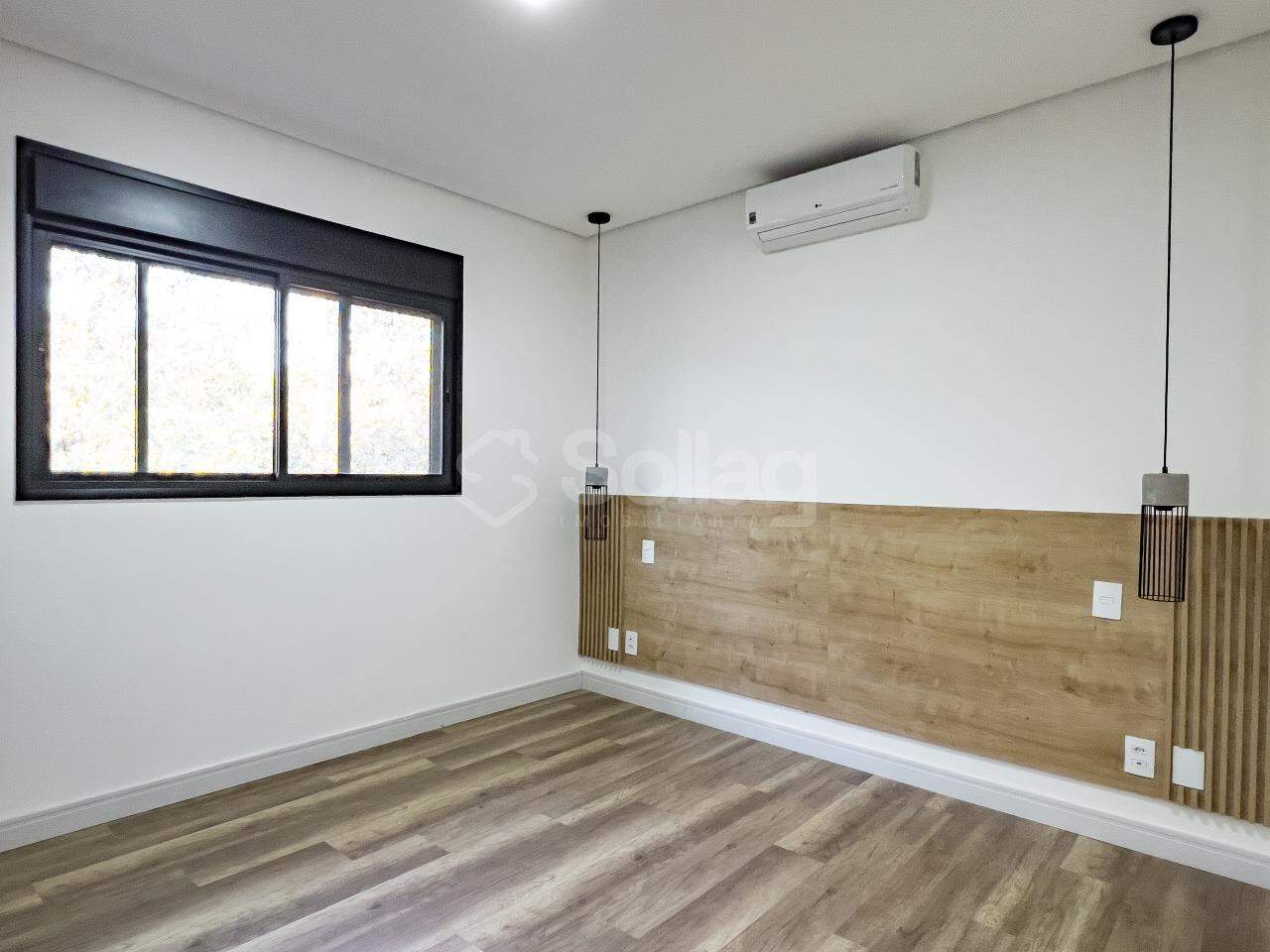Casa em condomínio à venda no Condomínio Villa D`oro: 