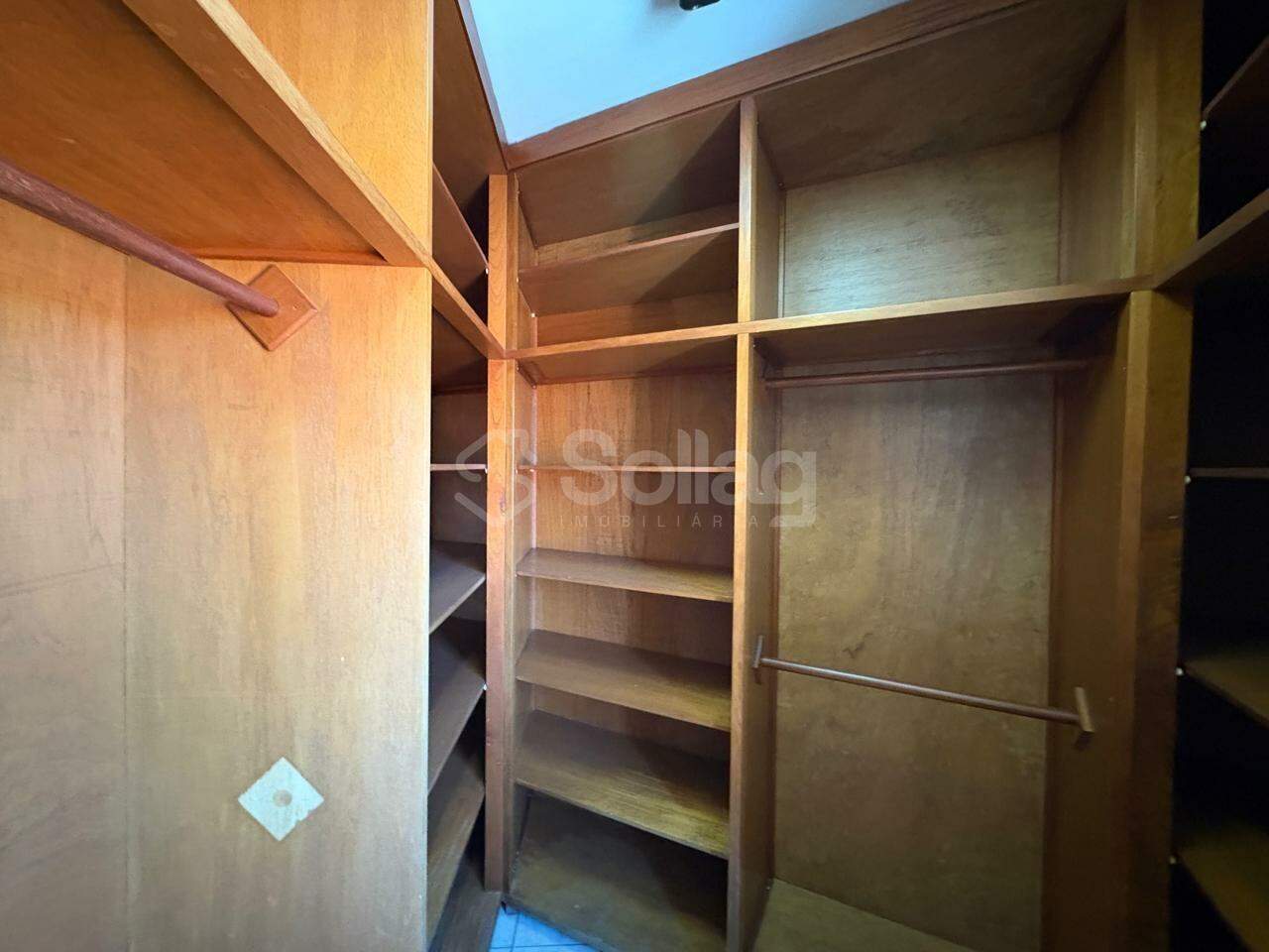 Casa em condomínio à venda no Condomínio Estância Marambaia: 