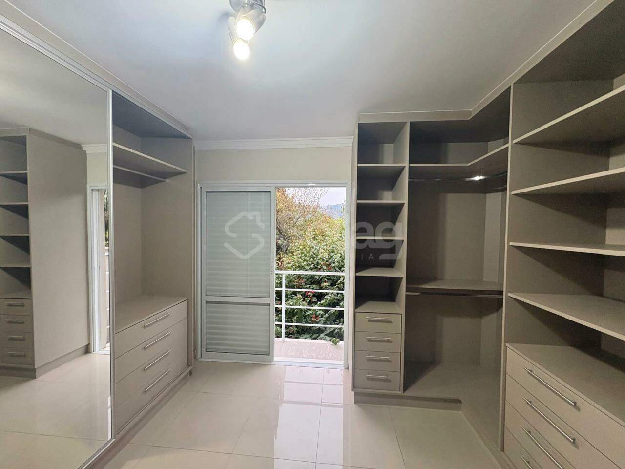 Casa em condomínio à venda no Condomínio San Marino:
