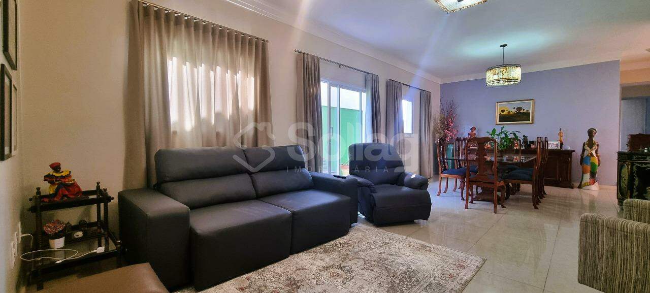 Casa em condomínio à venda no Condomínio Florada da Mata: 