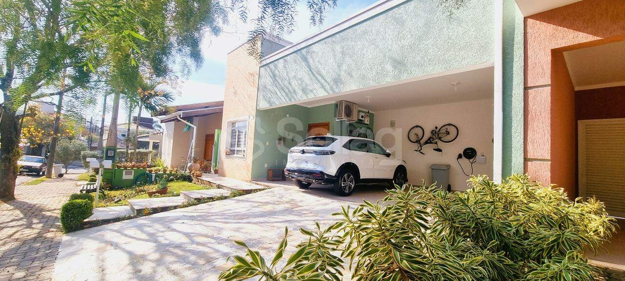 Casa em condomínio à venda no Condomínio Florada da Mata: 